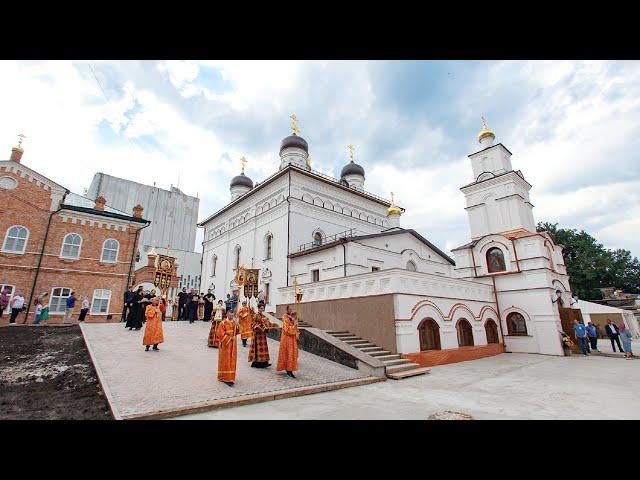 Великое освящение и литургия в храме во имя Святых Царственных страстотерпцев спасского монастыря