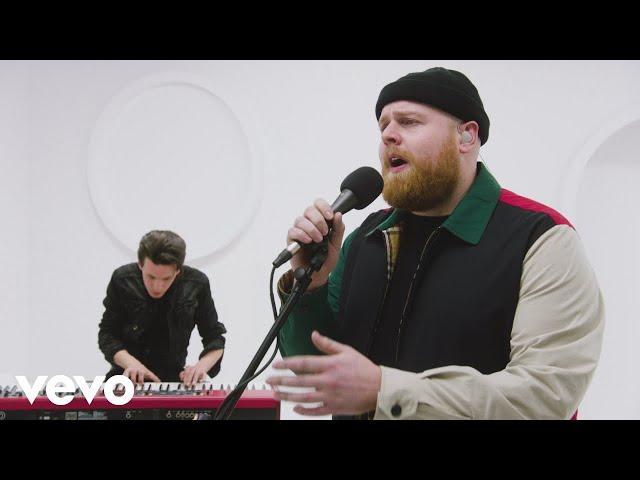 Tom Walker - Fade Away (Official Performance)