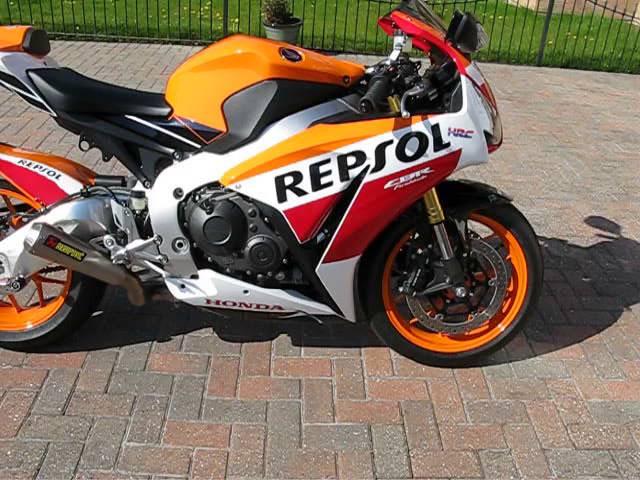 2015 Honda Repsol Fireblade with new Akrapovic GP Slipon exhaust