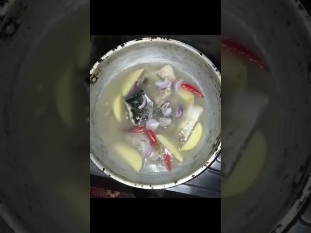 মাছৰ লগত নল টেঙা আৰু আলু বৈইল #fish#Indian chestnut vine#boil#potato