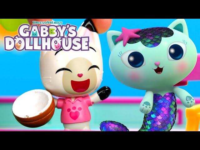 Going Kitty Coconuts!  Voyage to Kitty Island! ️ | GABBY'S DOLLHOUSE TOY PLAY ADVENTURES