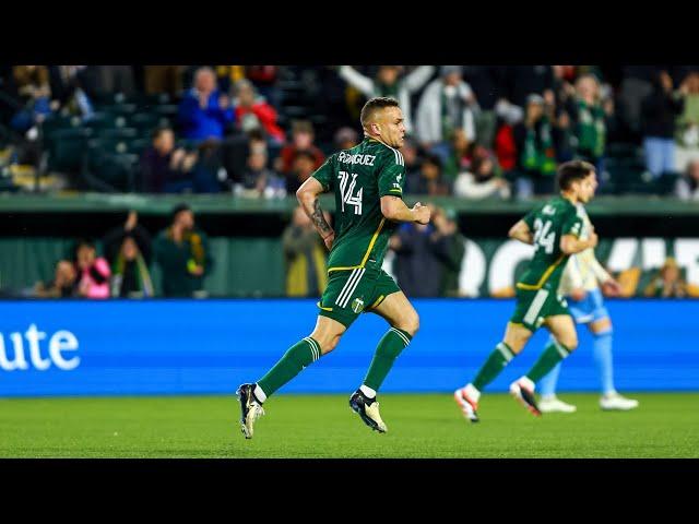 GOAL | Jonathan Rodríguez scores his first in Green & Gold