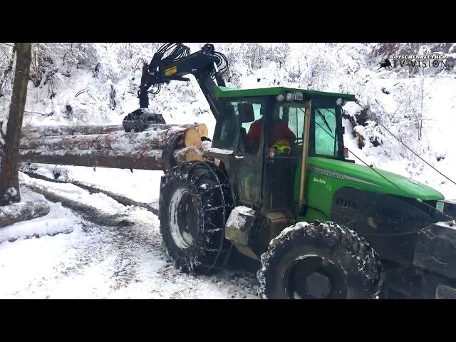 KOTSCHENREUTHER K175 Forstmaschine mit Klemmbank, Holz im Schlepptau, Schneeketten, Holzgreifer