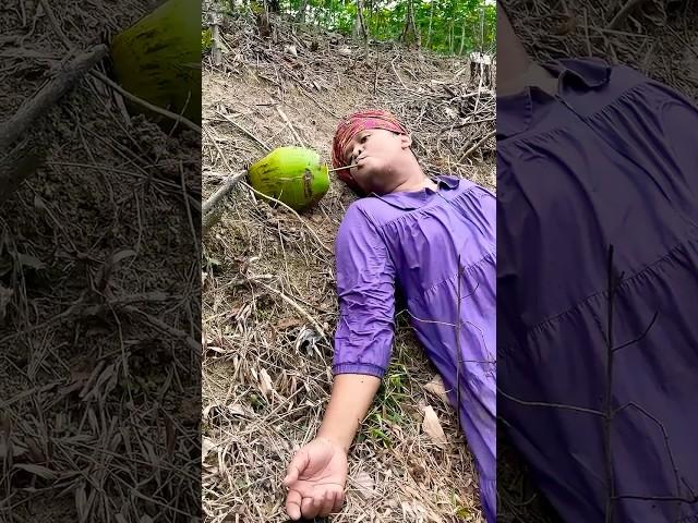 Survival Skills: Drink COCONUT water Easily! #outdoors #camping