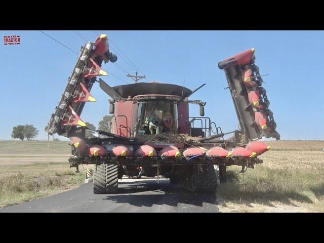 CASE IH CHROME EDTION 9250 Combine Harvesting Corn