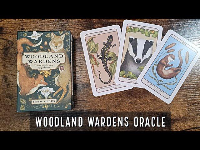 Woodland Wardens Oracle | Unboxing and Flip Through