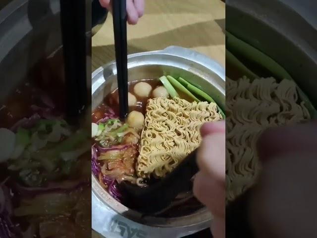 Đi ăn mì cay