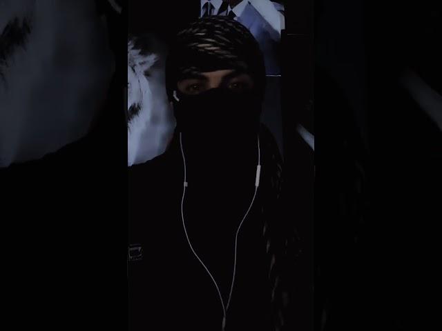 شاهد هروب الذيول امام اسد صدام حسين !!