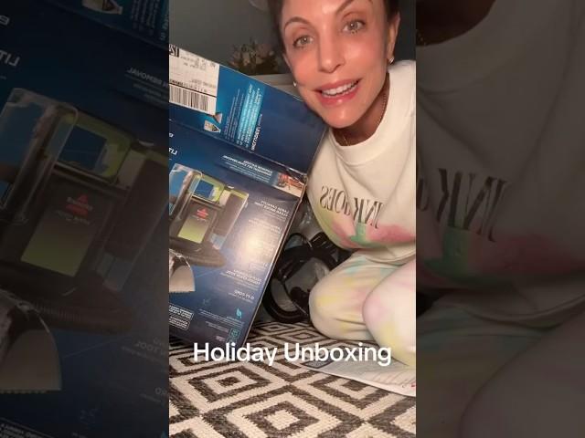 Holiday Unboxing! #holidays #christmas #unboxing