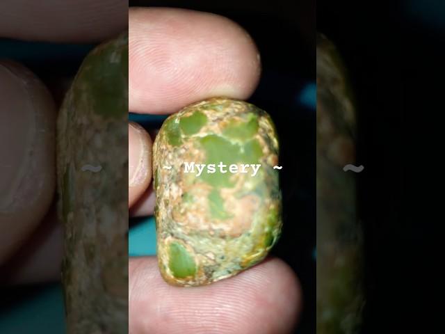 Mhhhhh??? Was ist das?? Mystery. #nature #gemstone #germany #idk #mystery #green