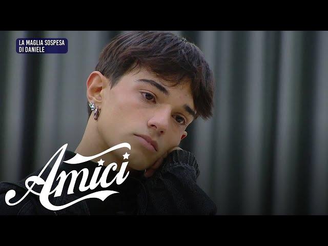 Amici 24 - Daniele e la maglia sospesa