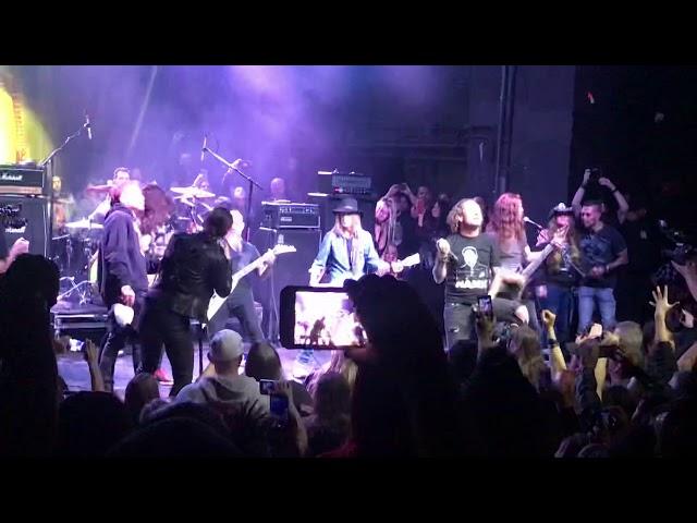 Dimebash 2019 - “Walk” (Pantera) w/Corey Taylor, Dave Grohl, Rex Brown, Scott Ian & Chris Broderick.