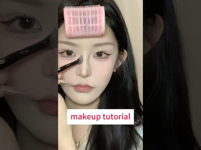 눈 크기가 두 배로 커지는 아이 메이크업 꿀팁!