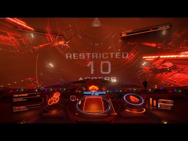 Elite Dangerous - Severely damaged station under evacuation - Fusion reactor exposed