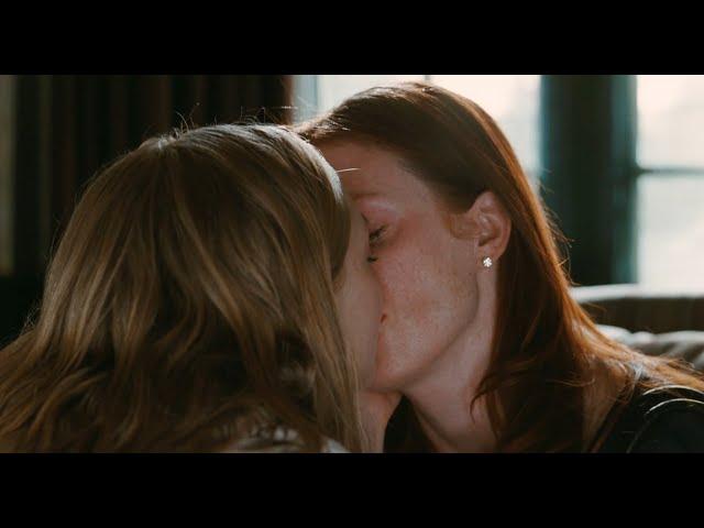 Chloe (2009) - Amanda Seyfried & Julianne Moore | Kissing Scene