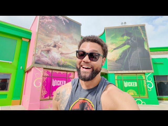 What's happening at Universal Orlando right now - NEW Wicked Experience in the park!!