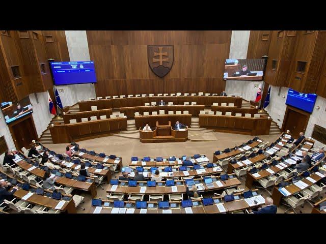 LIVE Pokračuje 22. schôdza parlamentu: Prebieha hlasovanie, poslanci schválili dôležitý zákon