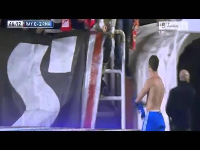 Cristiano Ronaldo Give away His Shirt To Cute Girl  Rayo Vallecano vs Real Madrid