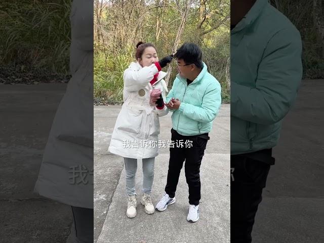 老公偷拿老婆钱被发现后竟拒不承认，在老婆核对时他却故意虚报导致老婆把多的钱都给了他，老公直接白嫖300块！#funny #乡村生活 #搞笑视频 #正能量 #原创视频#意想不到的结局【小云优选】