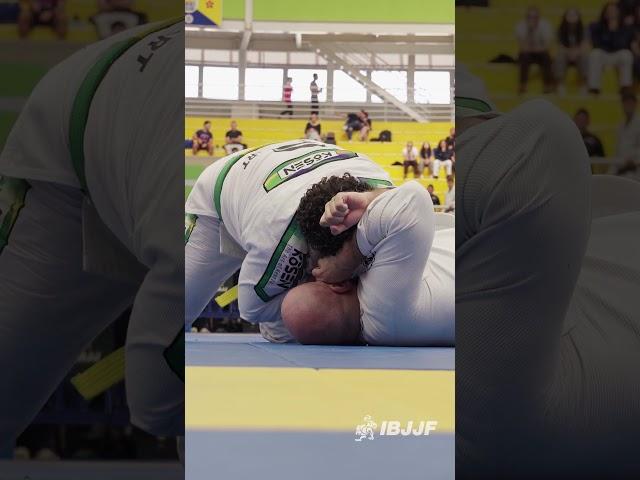 Bolinho advances to the ultra-heavy semifinals! #ibjjf #bjj #jiujitsu