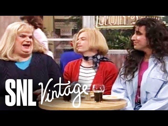 Gaps Girls at the Foodcourt - SNL