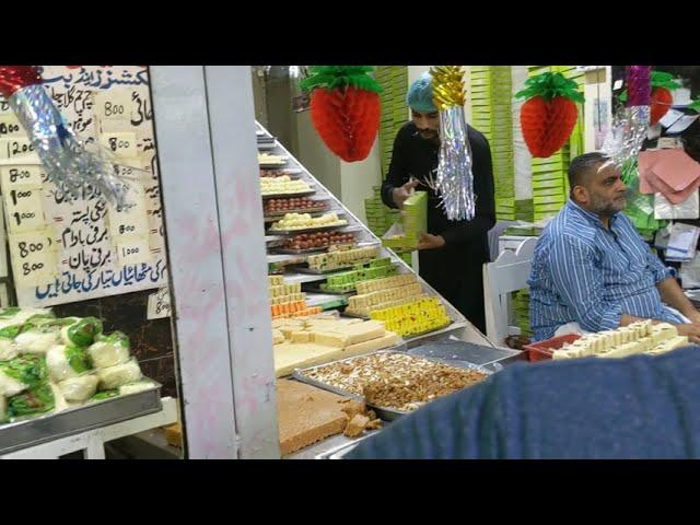 Rafiq Sweet Mochi Gate Lahore | 60 Years Oldest Sweet Shop | Lahore Street Food