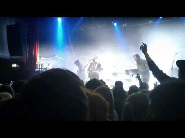 Two Door Cinema Club - Sleep Alone (Debaser Medis 2013)