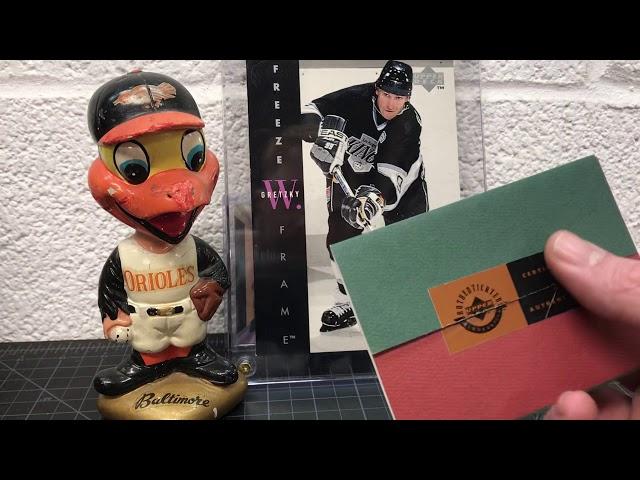 Pickups: Gretzky auto, 67 Venezuela