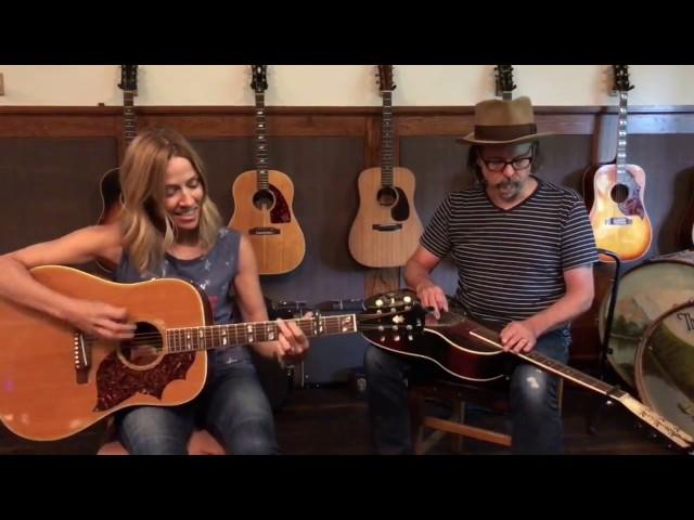 Sheryl Crow & Jeff Trott - "The Difficult Kind" - Live Acoustic Duo (28-07-2017)