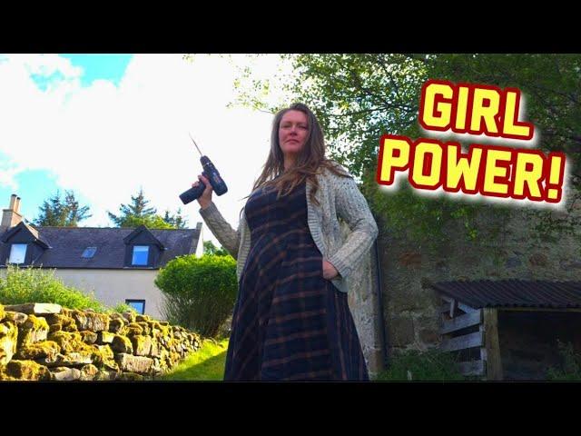 NEW Katie’s Bathroom Begins! ️ | Post Office Mayhem, Glam Rock Signs & A Very Sick Cat 