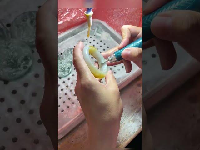 龍鳳呈祥~黃翡毛胚手鐲私人訂製，玉鐲不僅僅是傳承，更是對自己的一種取悦。#shorts #翡翠 #翡翠手鐲 #珠寶首飾 #玉石 #玉器 #配飾