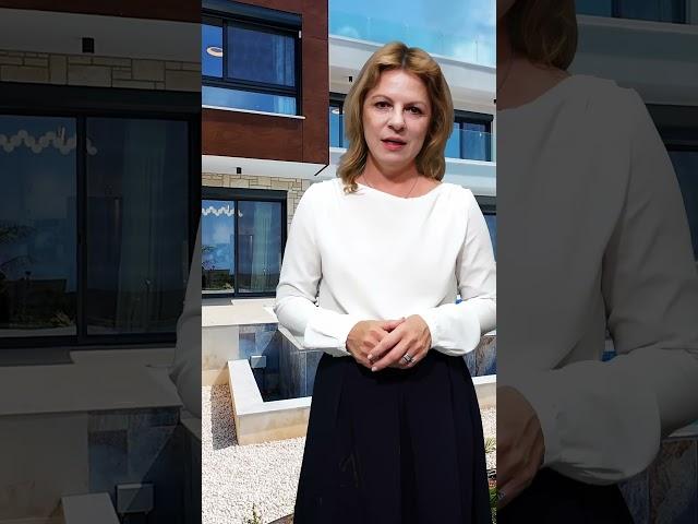 Оксана Бодруг | ваш русскоязычный консультант по недвижимости