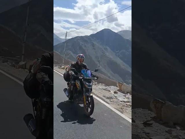 #shorts #riderekansh #youtubeshorts #ladhakh #spitivalley #kaza #leh #rohtang #hondaxblade