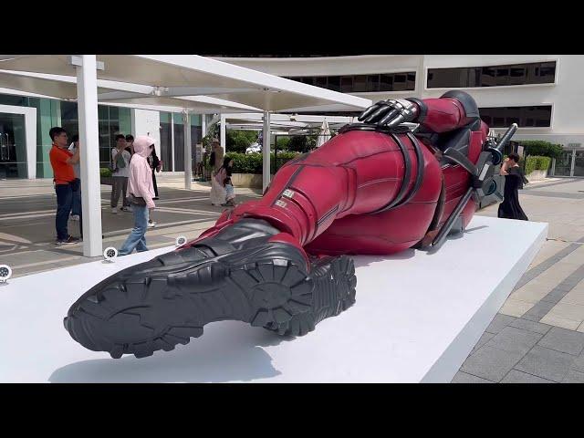 deadpool｜8 metre long｜Ocean Center 4/F｜Harbour City｜Hong Kong (天文台雷暴警告時, 玻璃門會被關上, 禁止外出拍照)