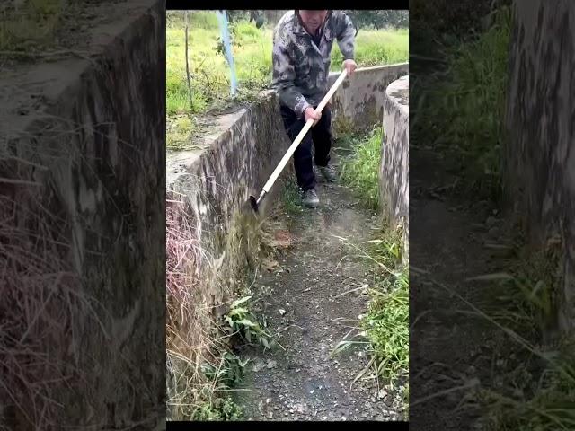 Super Cleaning Shovel #satisfying #shot