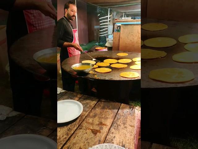 tawa pe makki ki roti | street food #tawa #makkikiroti #roti #streetfood #recipe #cooking #cook