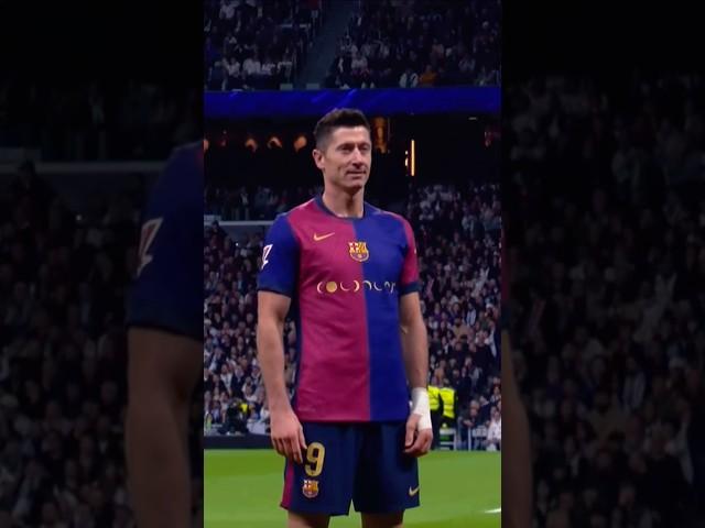 Time passes. #lewandowski doesn’t. ⏳