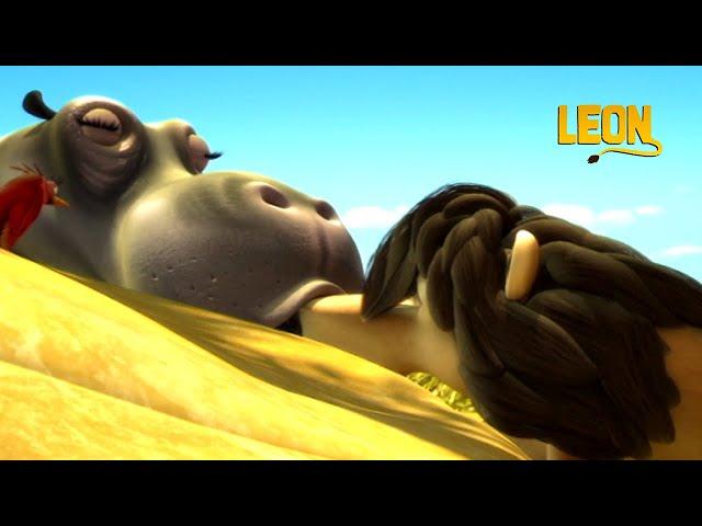 ️ Kisses behind the rocks  ️ Leon the Lion | 25' Compilation | Crazy animals