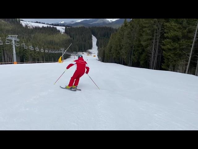 Carving turns | Карвинговые повороты  |  UPS Ski | Technique Demonstration |