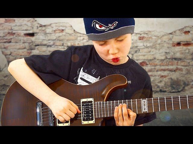 Dustin Tomsen - Das Gitarren-Wunderkind spielt live im Music Store