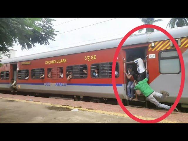 Samosa Seller Fell Down from Running Train | Antyodaya Express | @SpottheTrains