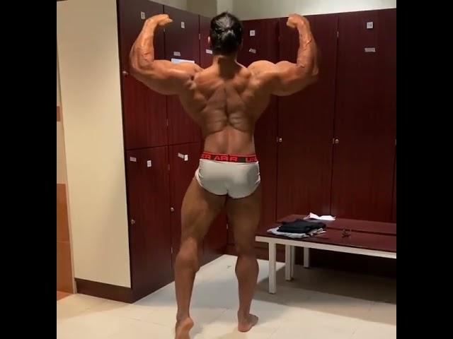 Fahad al Jneibi posing