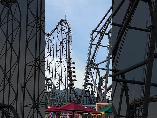 ЗАХВАТЫВАЮЩИЙ ПОЛЕТ НАД ФУДЗИ, EEJANAIKA FUJI-Q HIGHLAND, ФУДЗИЁСИДА, ПРЕФЕКТУРА ЯМАНАСИ ЯПОНИЯ