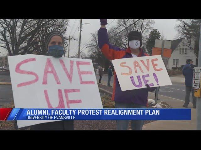 Alumni, faculty protest University of Evansville realignment plan