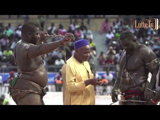 Image inédite! Tapha Tine et Balla Gaye à 2 doigts de se battre pendant la préparation mystique