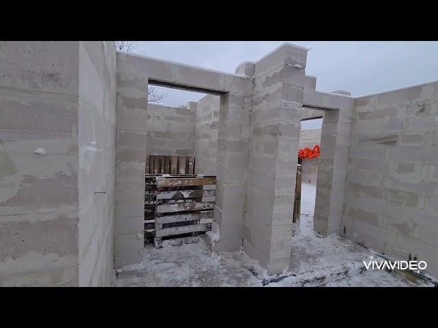 Стройка Зимой Дома из Блоков