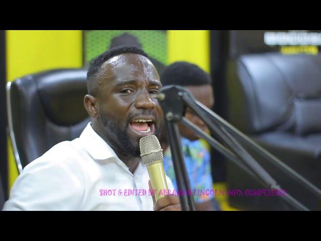 Isaac Frimpong worship in tears on bossfm with Debrighter