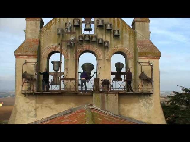 Volée tournante (Plenum) de l'église St Remi de Lagarde-Lauragais (31) - HD