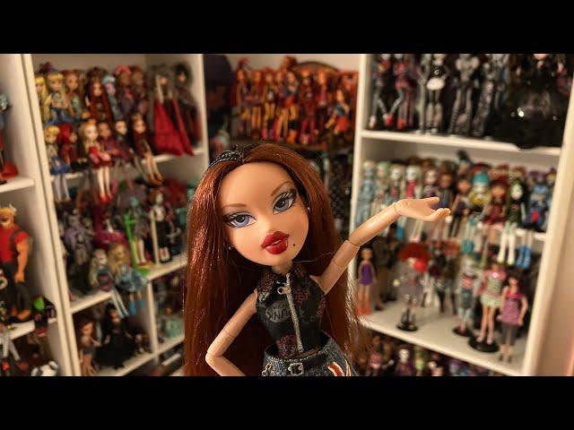 REORGANIZING MY MONSTER HIGH DOLL SHELVES | Lizzie is bored vlog