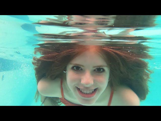 “A MENINA AQUÁTICA”  (Apenas um mergulho na piscina!) - Modelo Julinha